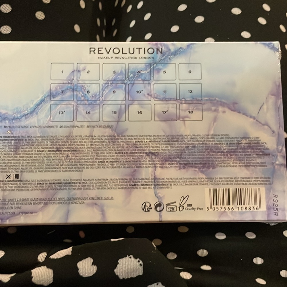 Revolution Roxi - Picture 2 of 4